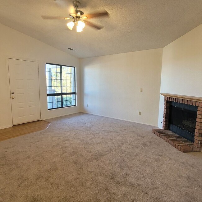 Foto del edificio - Two Bedroom Condo with great views!