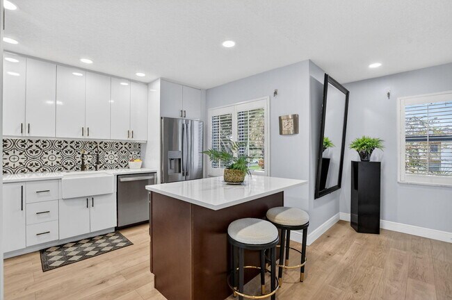 Building Photo - 21650 Juego Cir