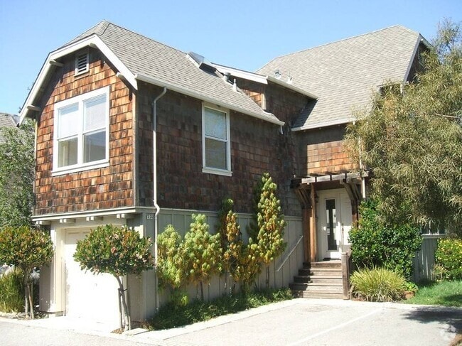 Building Photo - 132 Walti St