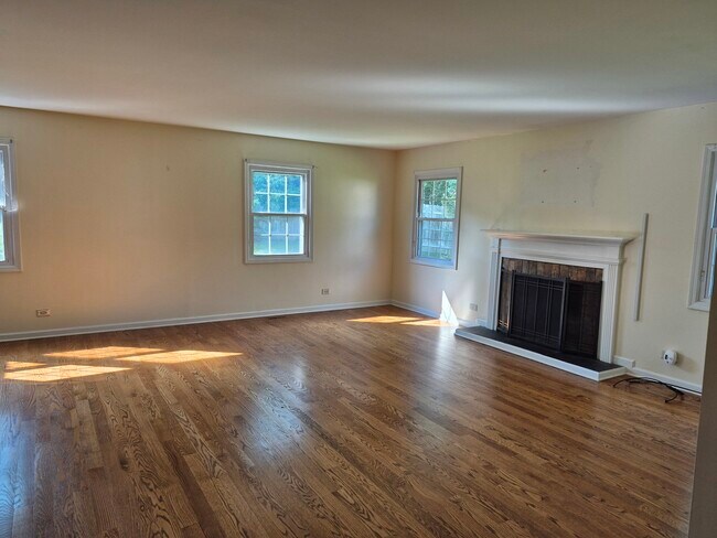 Foto del edificio - 1171 Twisted Oak Ln