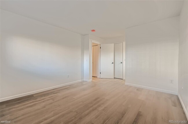 Foto del edificio - 2 br, 2 bath Condo - 14500 East 2nd Avenue...