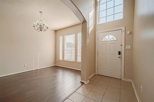 Foto del edificio - 6302 Wellness Landing Ln