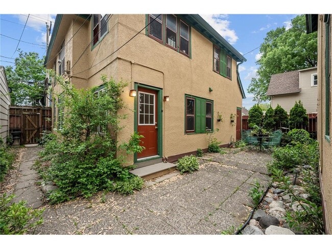 Building Photo - 3212 1st Ave S