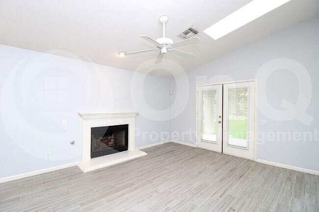 Building Photo - 1472 W Blue Ridge Way