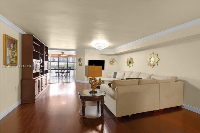 Foto del edificio - 6423 Collins Ave