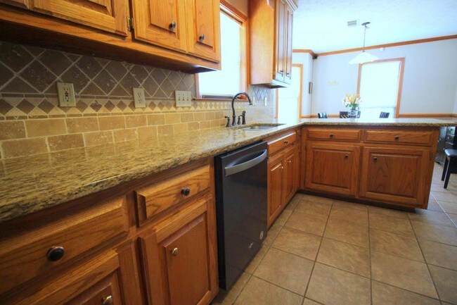 Foto del edificio - 825 Sweet Ridge Road