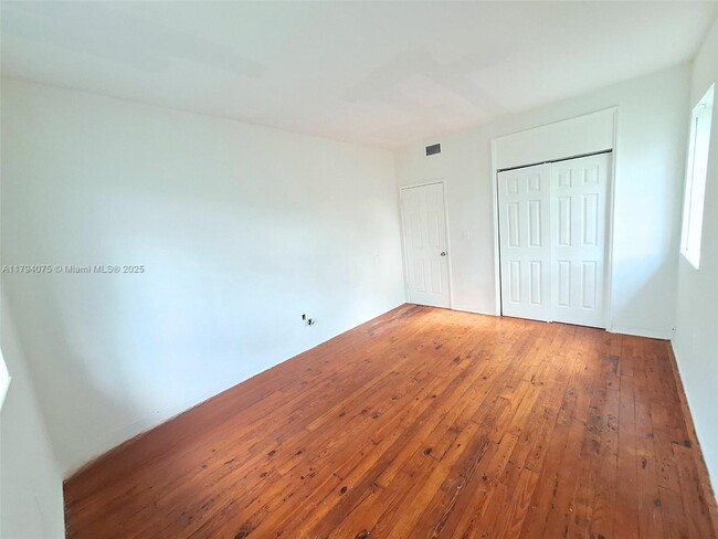 Building Photo - 1770 Meridian Ave