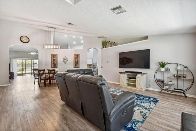 Photo - 7124 Colonial Lake Dr House