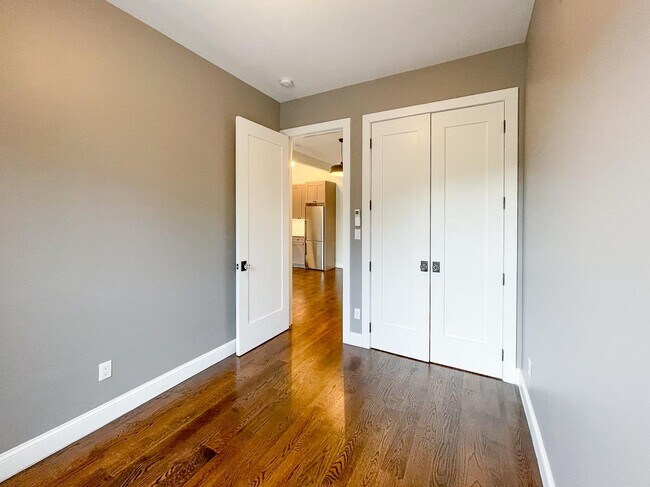 Foto del edificio - 6080 Myrtle Ave