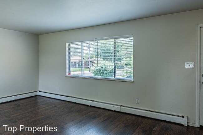 Foto del edificio - 3 br, 3.5 bath House - 696 South Glencoe St