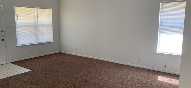 Foto del edificio - COMING SOON!