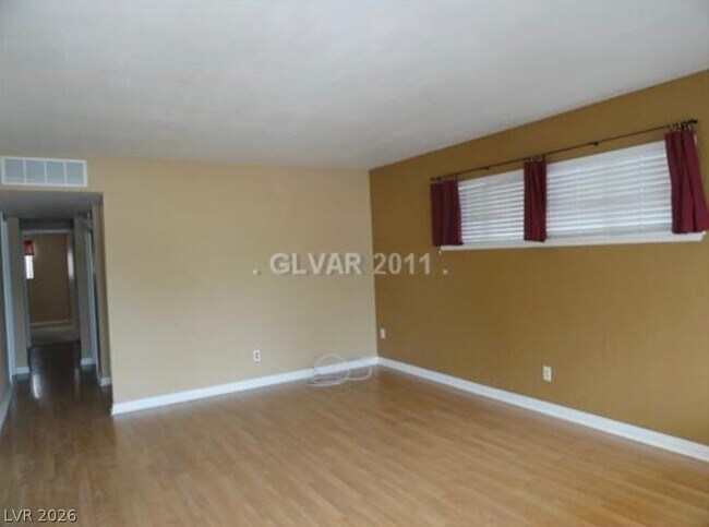 Foto del edificio - 3317 E Dillon Ave