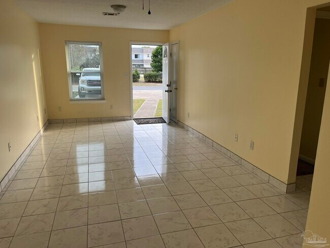 Foto del edificio - 3222 Redwood Ln