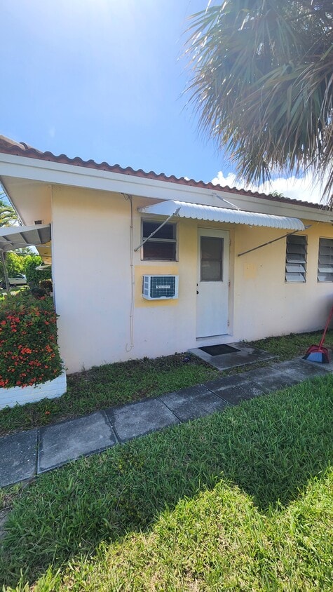 Foto principal - 2707 NE 32nd St