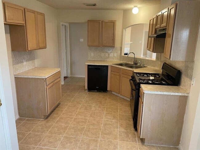 Foto del edificio - 2214 Plum Square Ct