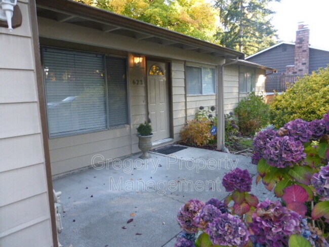Foto del edificio - 623 220th St SW