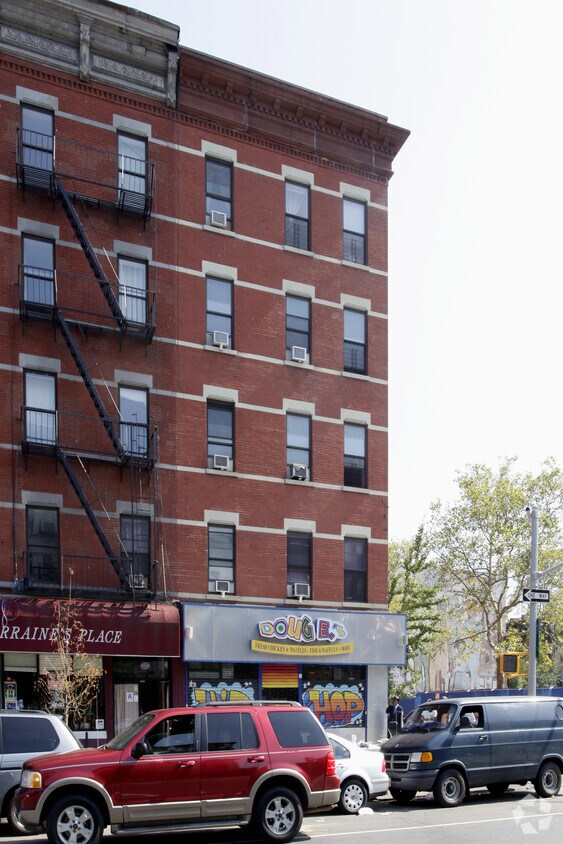 Foto del edificio - 2245 Adam Clayton Powell Jr Blvd