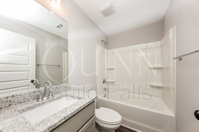 Foto del edificio - 2156 Miramar Cir