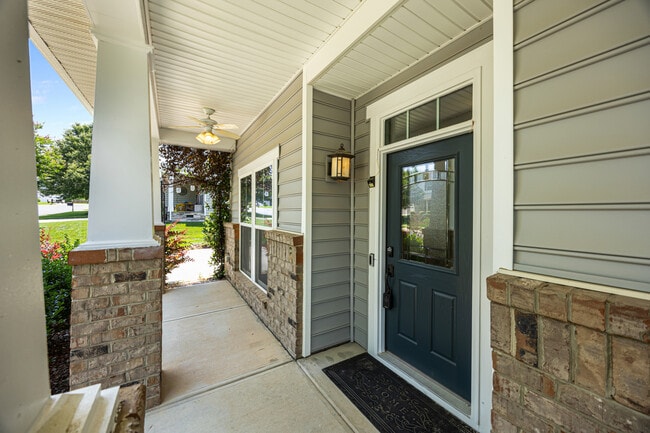 Building Photo - 4006 Fall Oak Terrace