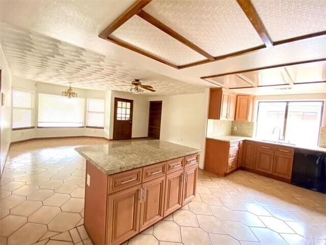 Foto del edificio - 9680 Chantry Ave