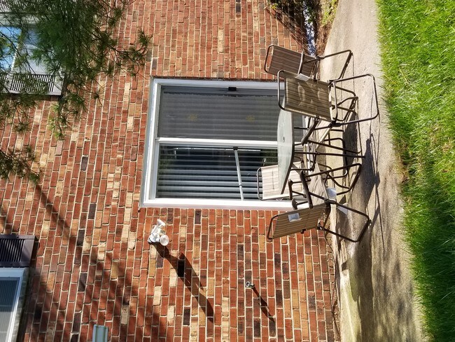 Building Photo - 9600 Homestead Ct