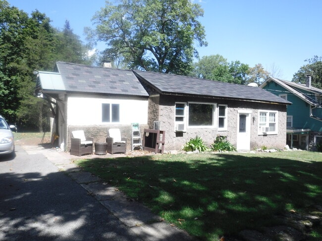 Building Photo - 224 Jacksonville Rd