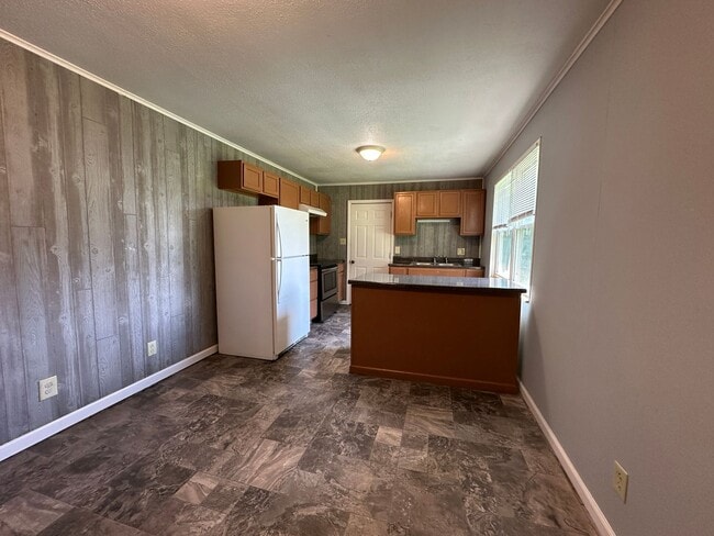 Photo - Unbeatable Convenience and Spotless Comfort on Roswell Road! House