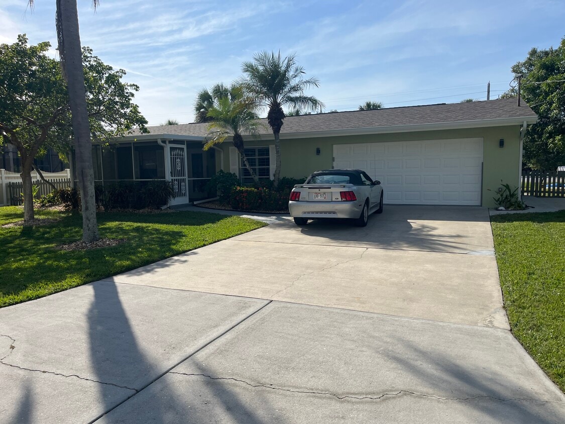 Foto principal - 27251 Patrick St