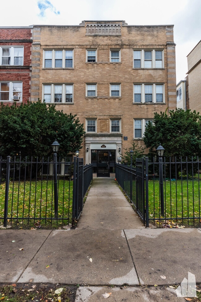 Foto del edificio - 1421 W Farwell Ave