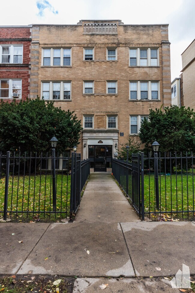 Foto del edificio - 1421 W Farwell Ave