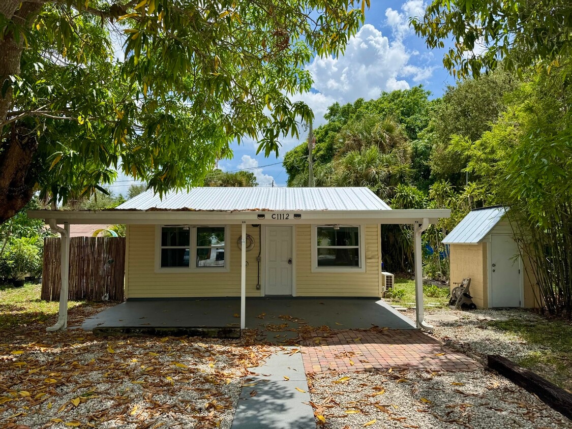 Foto principal - 1112 NE Stuart St