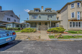 Building Photo - 637 Monroe Ave