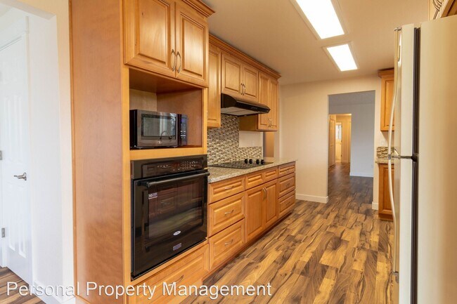 Building Photo - 3 br, 2 bath House - 13301 SE Forest St