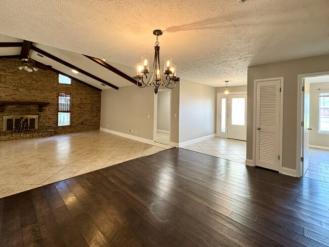 Building Photo - 130 Derby Woods Dr