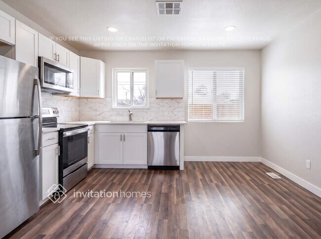 Foto del edificio - 2625 Ridgeland Dr