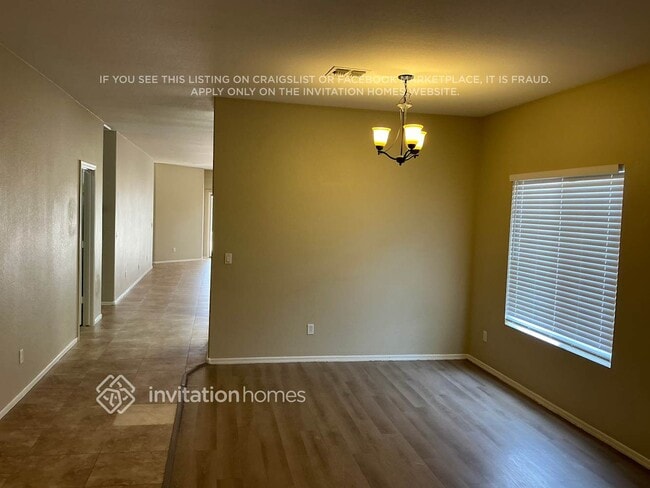 Building Photo - 774 E Drifter Pl