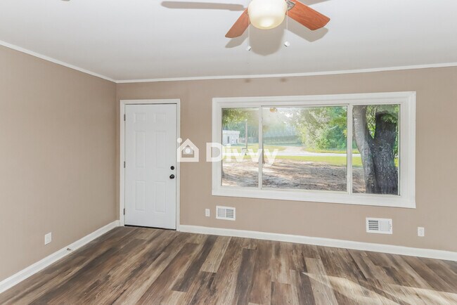 Building Photo - 111 Wisconsin Ave, Warner Robins, GA 31093...