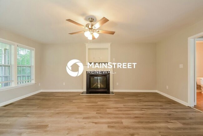 Foto del edificio - 4 Bedroom Pet-Friendly Home in ANGIER, NC ...