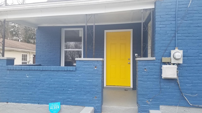 Photo - 858 Whitney Ave House