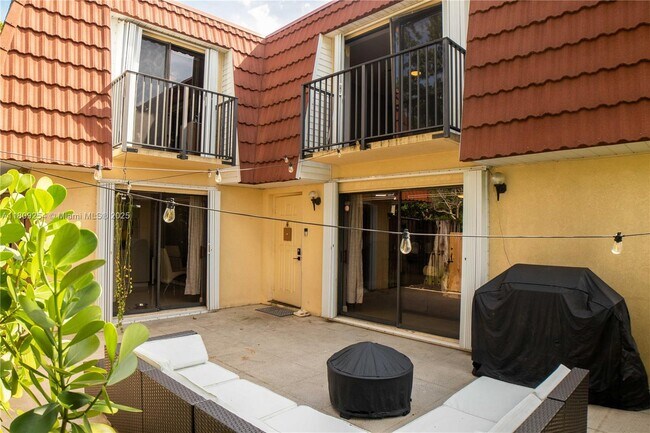 Foto del edificio - 726 NW 98th Cir