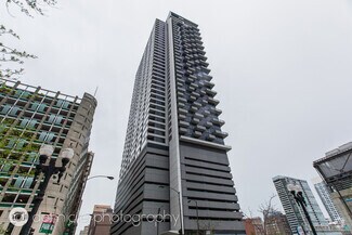 Building Photo - 412 S Wells St