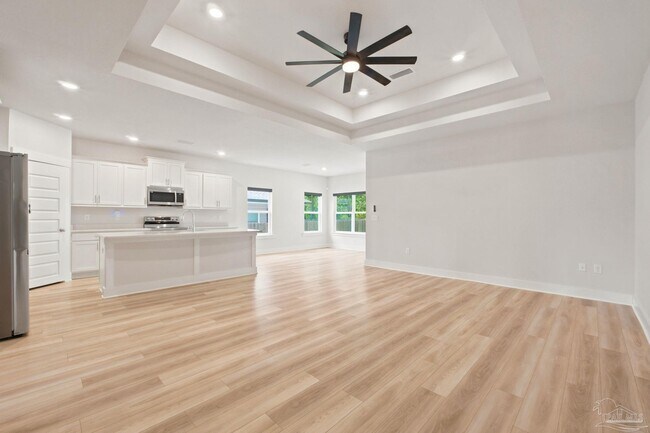 Building Photo - 232 Camellia Dr