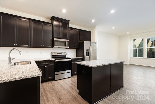 Foto del edificio - 6130 Cleburne Ct
