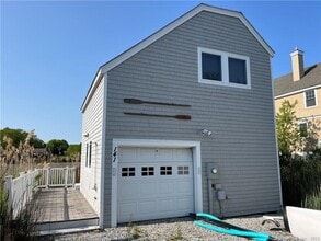Building Photo - 141 Middle Beach Rd