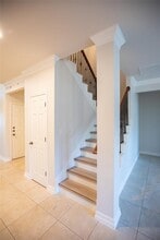 Building Photo - 9512 Bromsgrove Dr