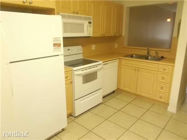 Primary Photo - 7900 NW 6th St