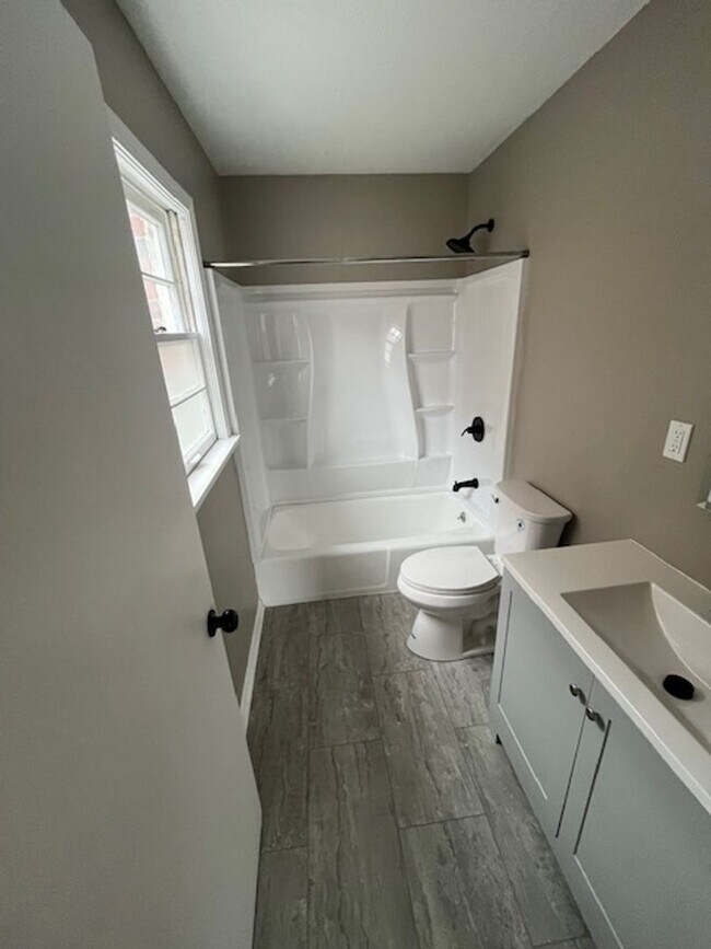 Building Photo - 2601 Le Blanc Ct
