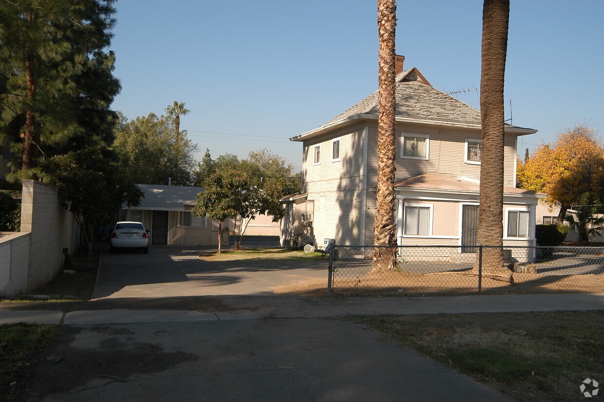 Building Photo - 8891 Magnolia Ave
