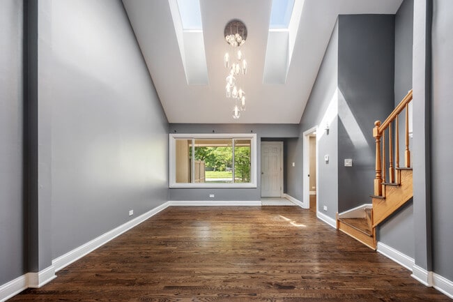 Building Photo - 713 Acadia Ct