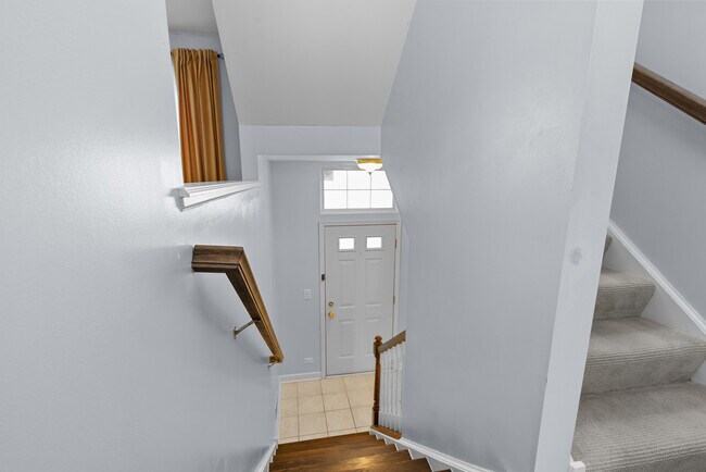 Foto del edificio - 1044 N Claremont Dr